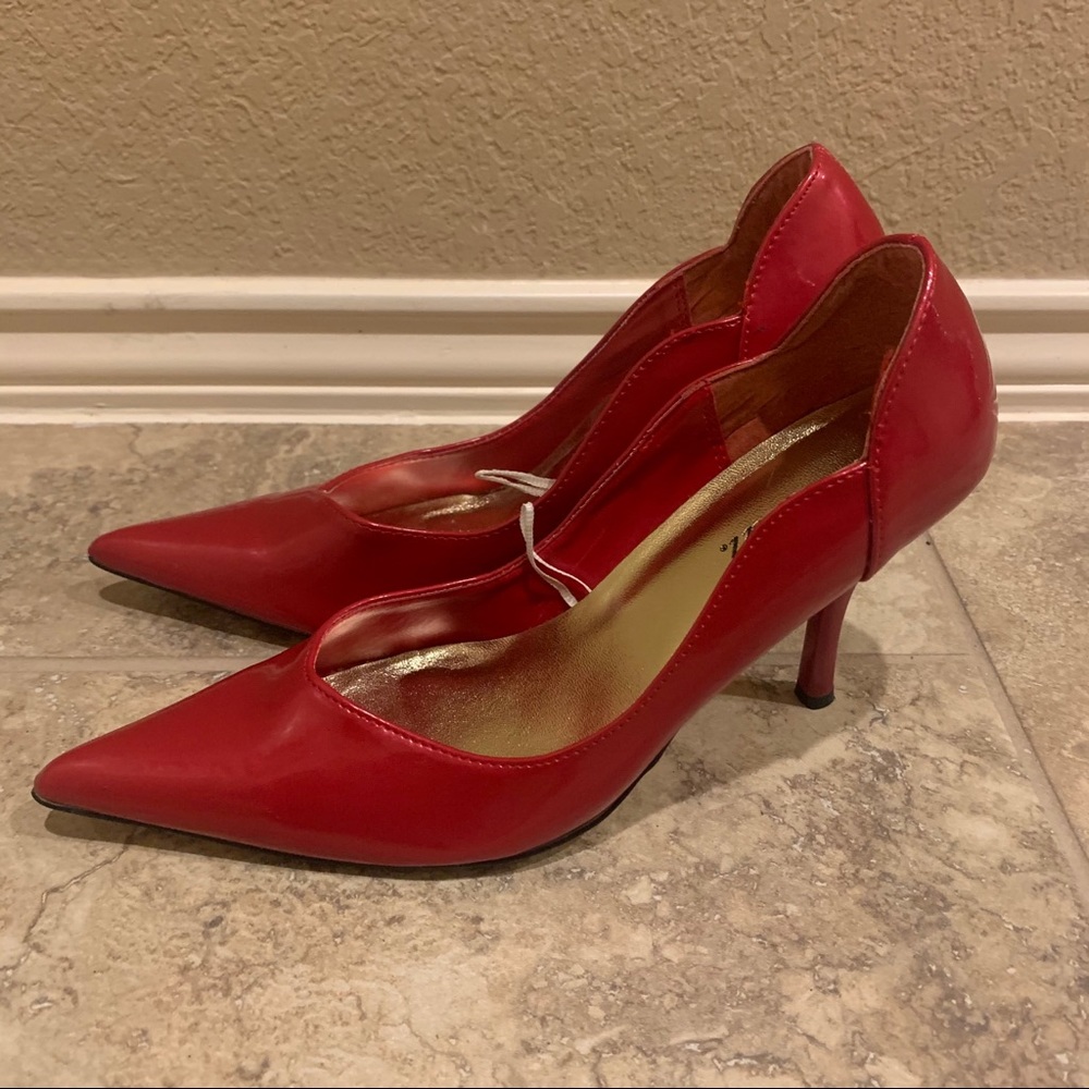 Wet Seal Red pumps